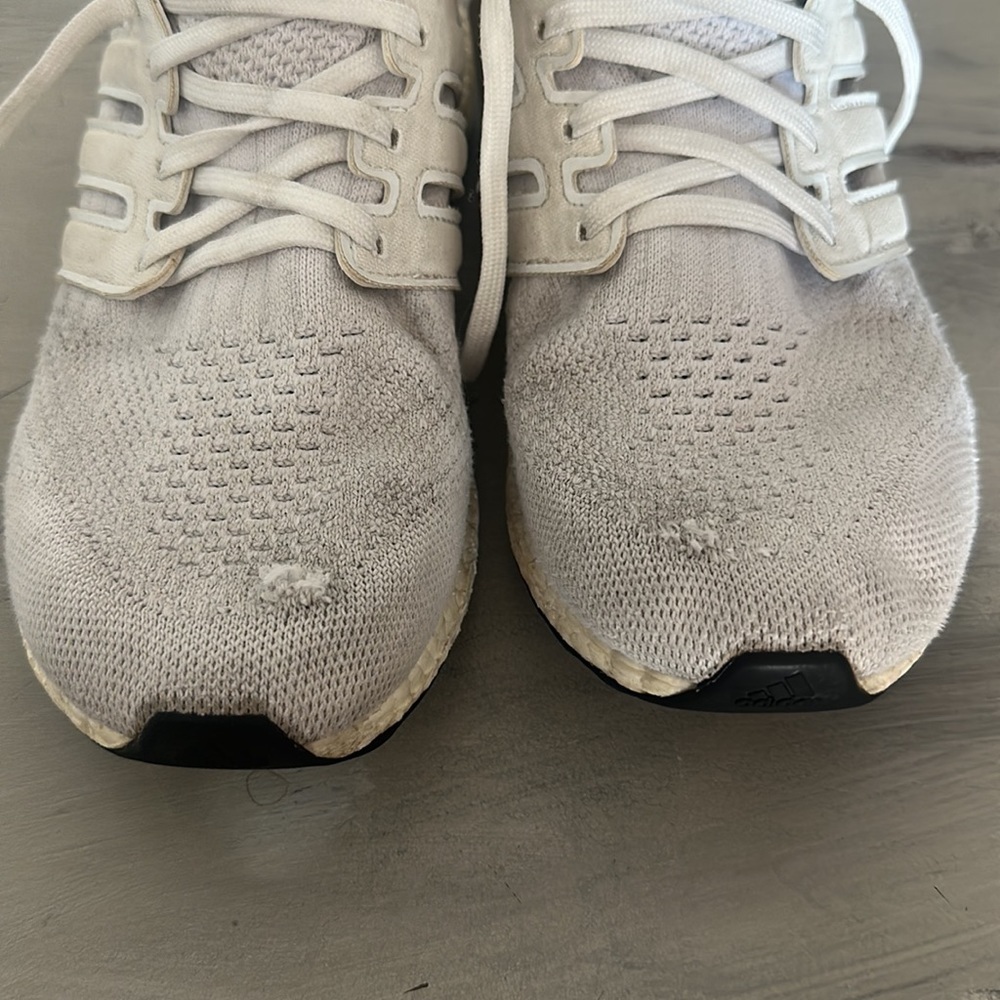 Adidas Ultraboost Tennis Shoe White - Picture 10 of 11